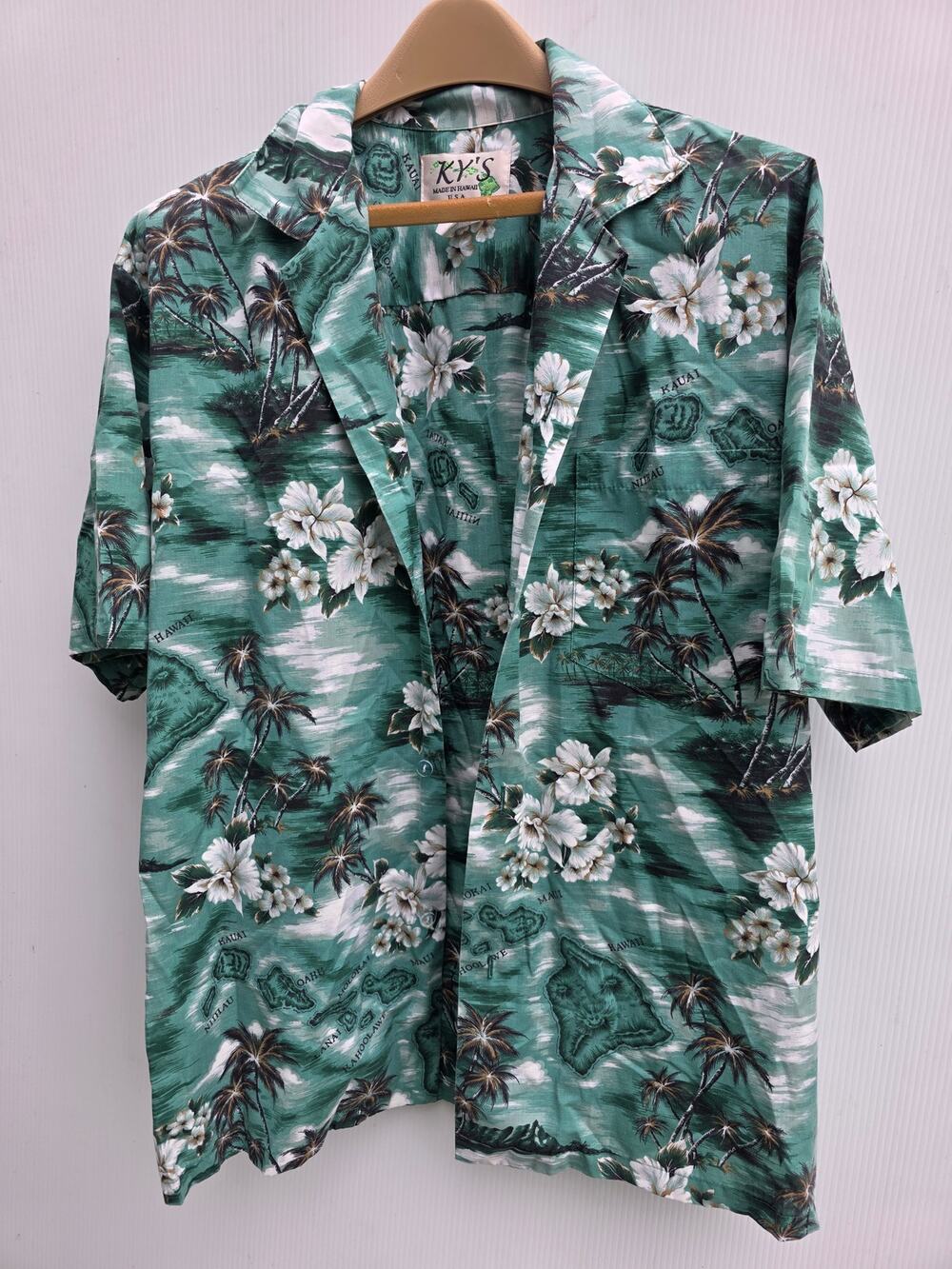 Vintage KY's Made in Hawaii Green Tropical Map & Floral Print Button-Up Shirt